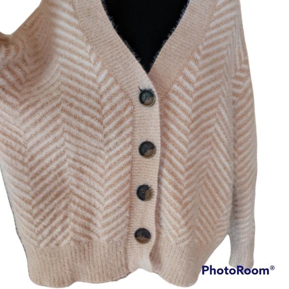 Select + Trend Cardigan Sweater Chevron Large Buttons Medium Fuzzy Warm - Picture 2 of 8